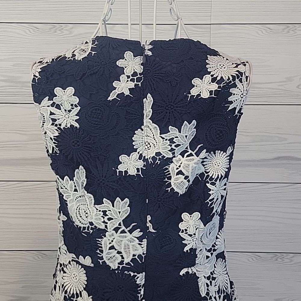 Banana Republic crocheted lace sheath dress - navy & white Women's Size 2 - Picture 7 of 13